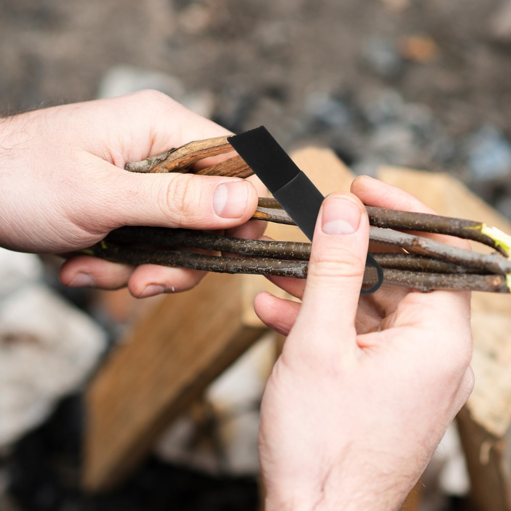 Survival Fire Starter Flint Steel Rods Portable Camping Igniters 2