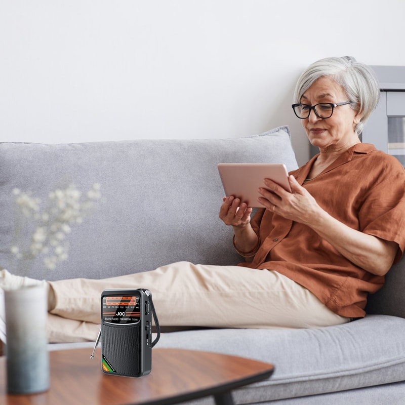 Portable FM AM SW Radio With Type C Rechargeable Battery And HD Display For Seniors Travel 2