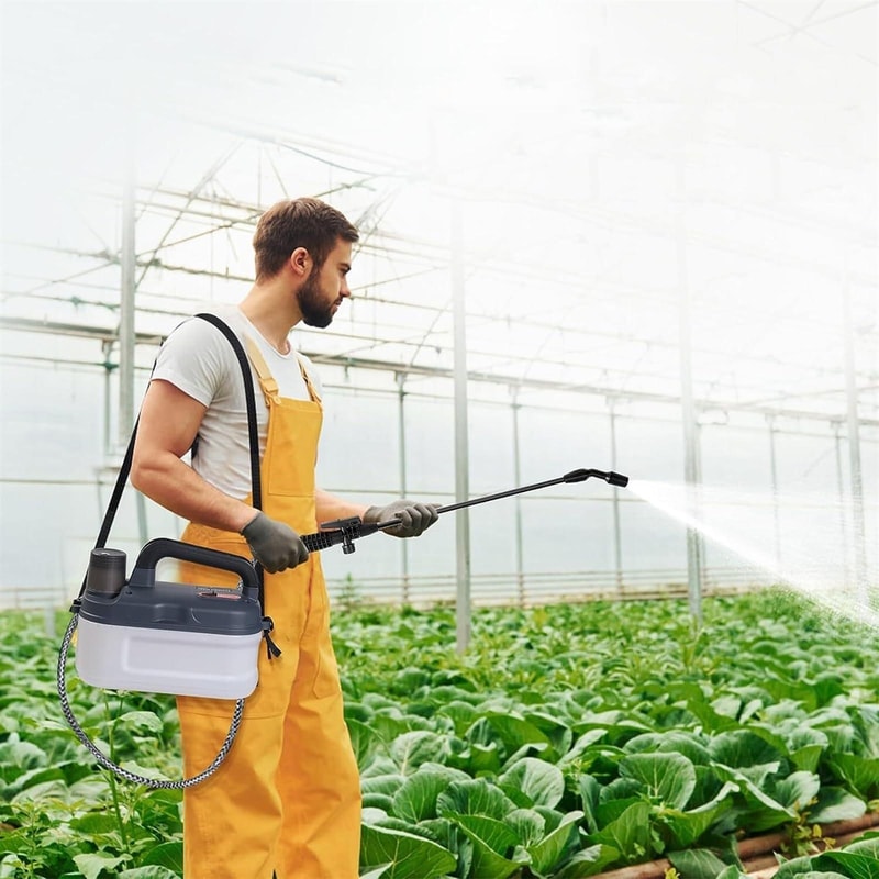 4L Electric Garden Sprayer with Rechargeable Battery Adjustable Nozzle Multi-Purpose Lawn Atomizer