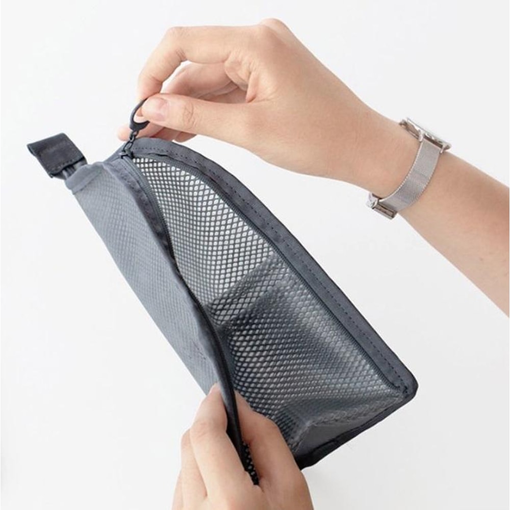 Waterproof Travel Toiletry Bag And Cosmetic Brush Organizer 3