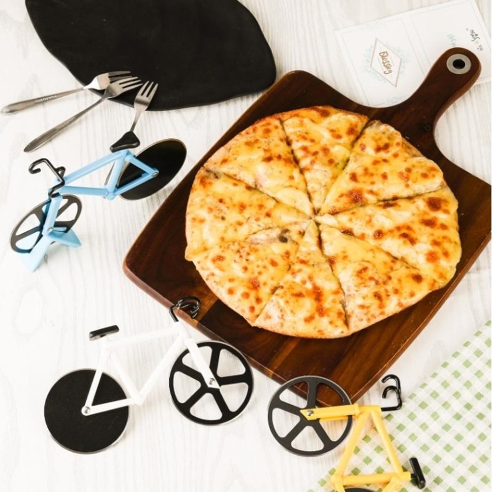 Bicycle Pizza Cutter Wheel Stainless Steel pizza cutter Kitchen Tool Random Color
