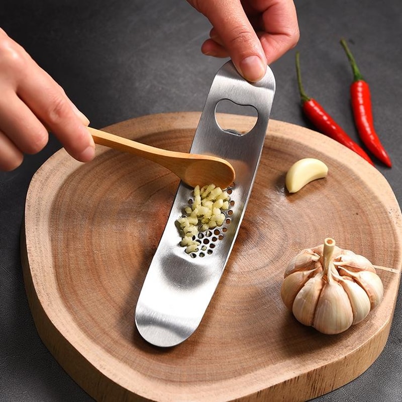 Stainless Steel Garlic Press Roller Manual Garlic Mincer Kitchen Tool 3