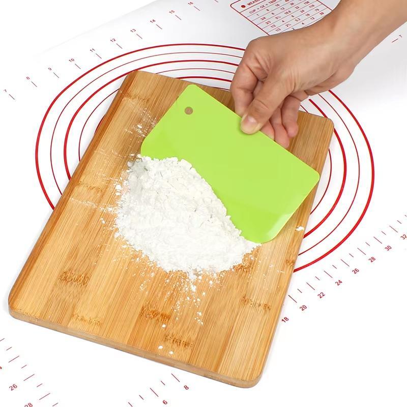 Flexible Plastic Dough Scraper & Baking Spatula for Bread, Pastry and Cake Decorating