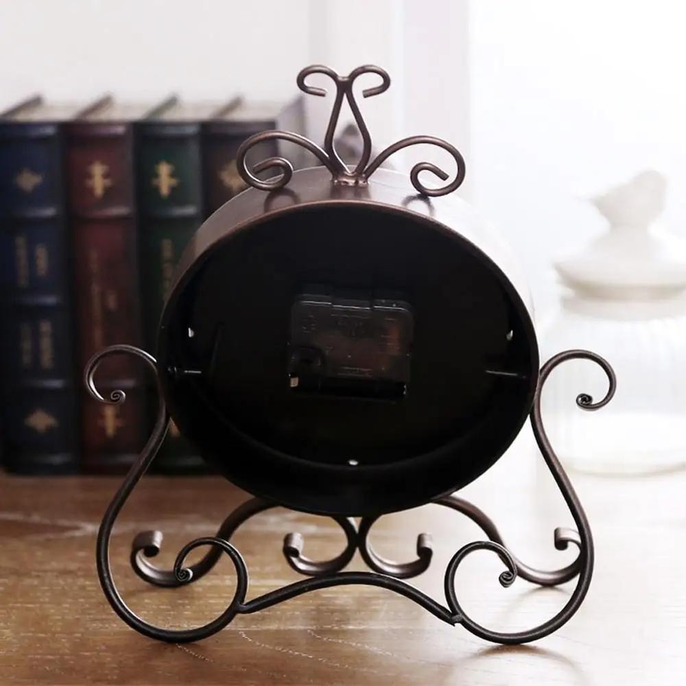 Vintage Retro Iron Clock, Silent Table & Living Room Decor Clock
