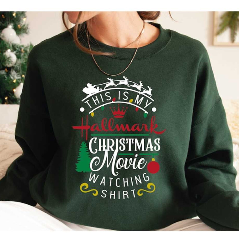 MR2710202395042thisismychristmasmoviewatchingsweatshirtfamilyimage1jpg