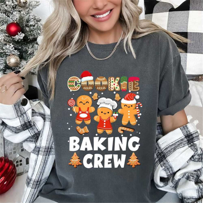 MR2710202392210cookiebakingcrewchristmascutegingerbreadteamtshirtimage1jpg