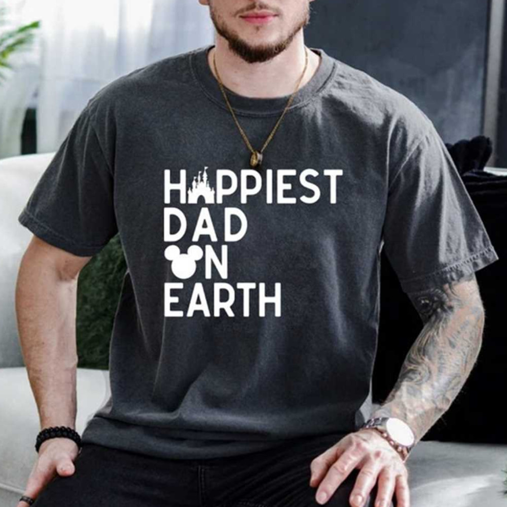 MR254202316857disneyhappiestdadonearthcomfortcolorsshirtdisneymomimage1jpg