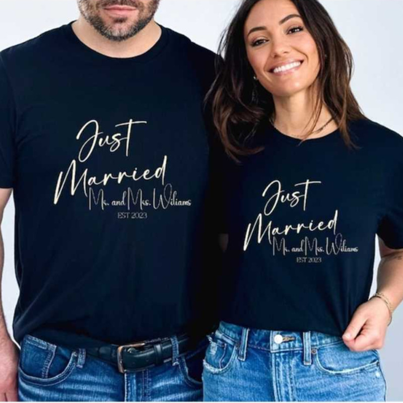 MR241020238440justmarriedtshirtpersonalisedhusbandandwifecouplesimage1jpg