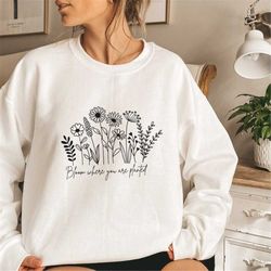 boho floral unisex sweatshirt, plant women's minimalist flower sweater, mothers day gift, wildflower birthday gift