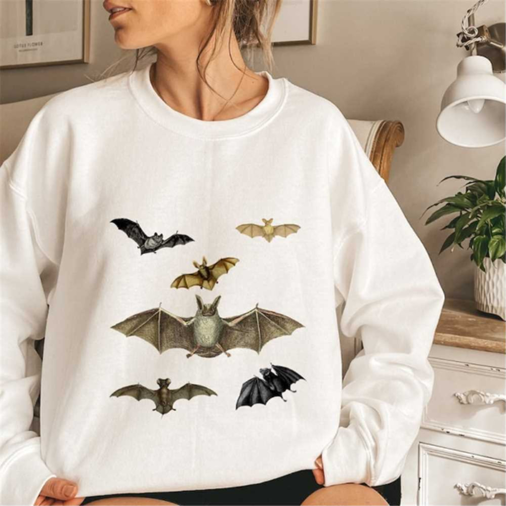 MR2410202310239halloweenvintagebatssweatshirthalloweencostumeimage1jpg