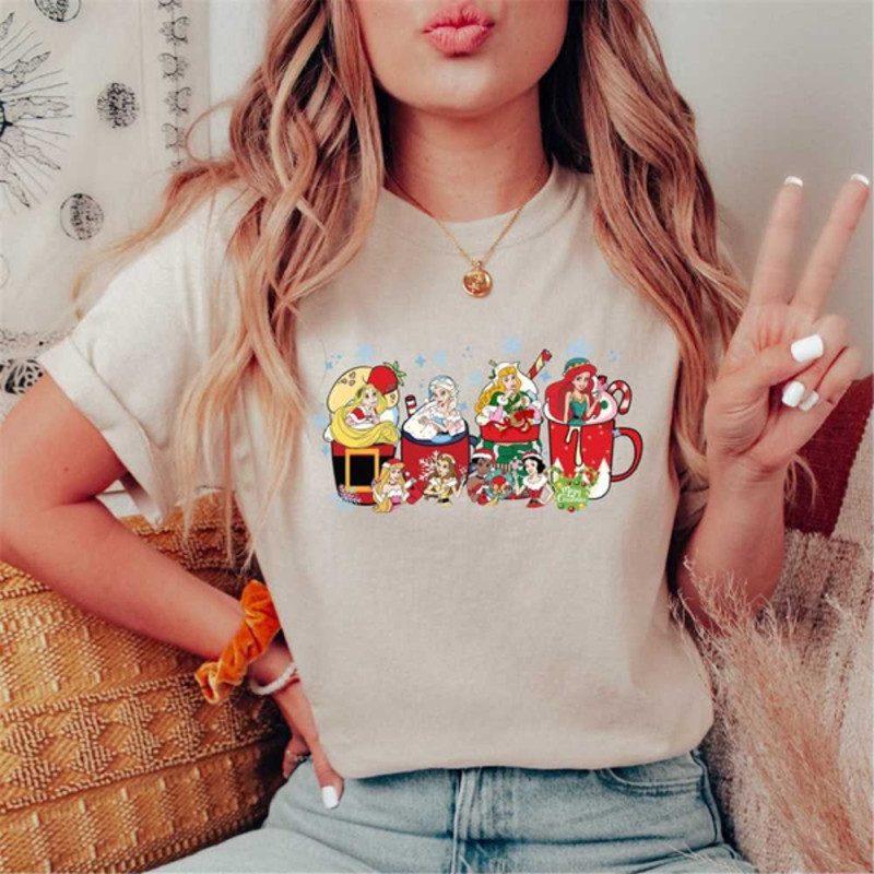 MR2510202381733princesschristmascoffeeshirtdisneyprincesscoffeeshirtimage1jpg