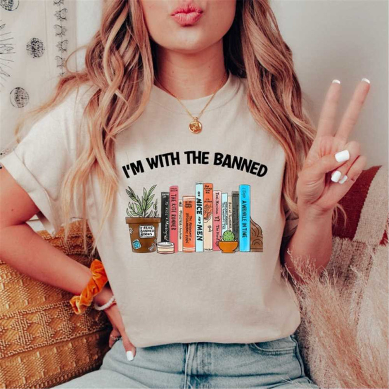 MR2510202311197imwiththebannedshirtlibrarianshirtbookishshirtimage1jpg