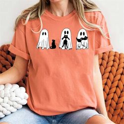 funny ghost holding black cat halloween t shirt, hallowween gift for cats owner, funny halloween t shirt