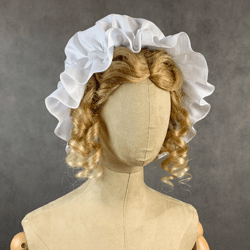 Historical cap with ruffles
