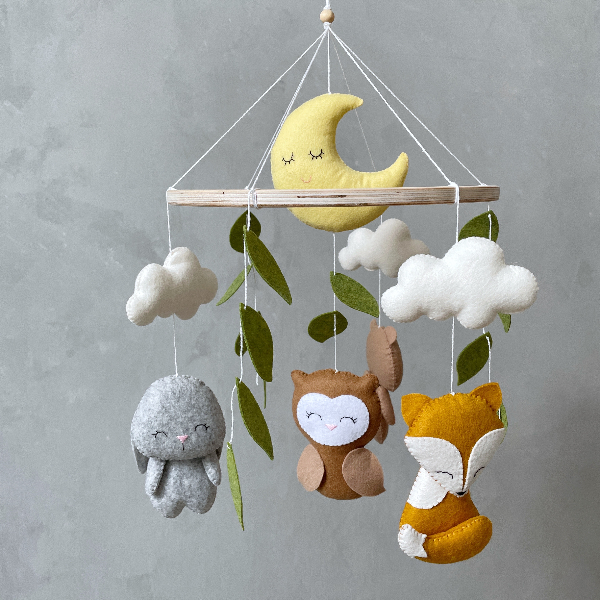 woodland-baby-mobile-neutral