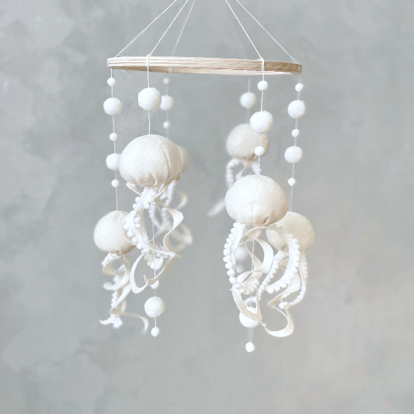 jellyfish-crib-mobile