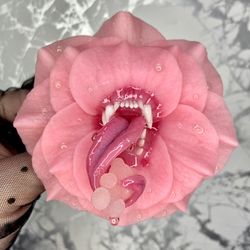 Polymer Clay Brooch Toothy Flower 4