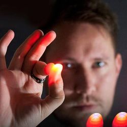 magic trick thumbs light