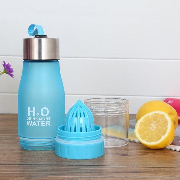 https://www.inspireuplift.com/resizer/?image=https://cdn.inspireuplift.com/uploads/products/inspire-uplift-home-kitchen-h2o-fruit-infusion-water-bottle-32018850635.jpeg&width=600&height=600&quality=90&format=auto&fit=pad