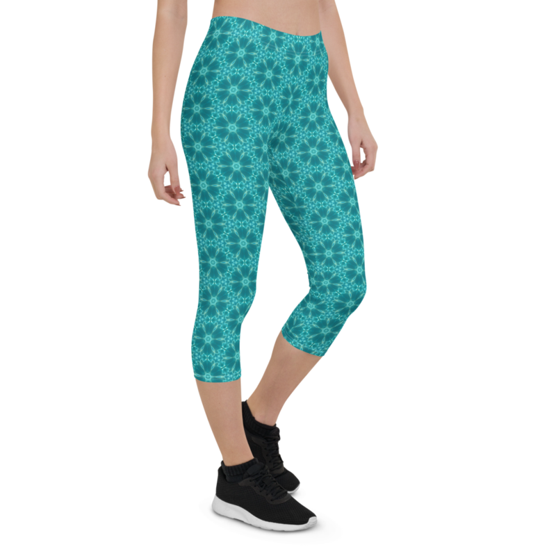 Aquatic Flowers Seamless Pattern Capri Leggings