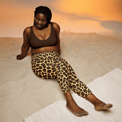 leopard skin animal print seamless pattern yoga capri leggings