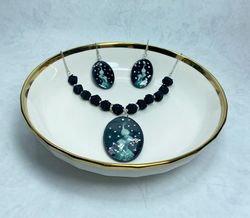 Handmade jewelry set. Beautiful set. Handmade pendant and earrings.