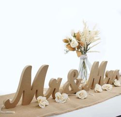 Mr and Mrs wedding sign